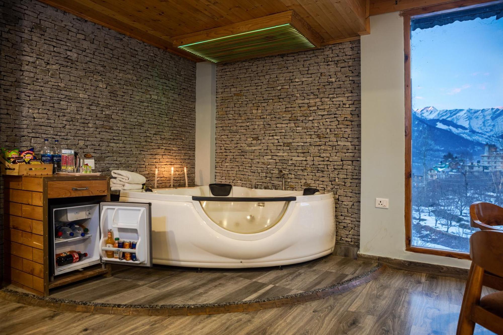 Snow Flakes Resort And Spa Centrally Heated Luxury Resort 마날리 외부 사진